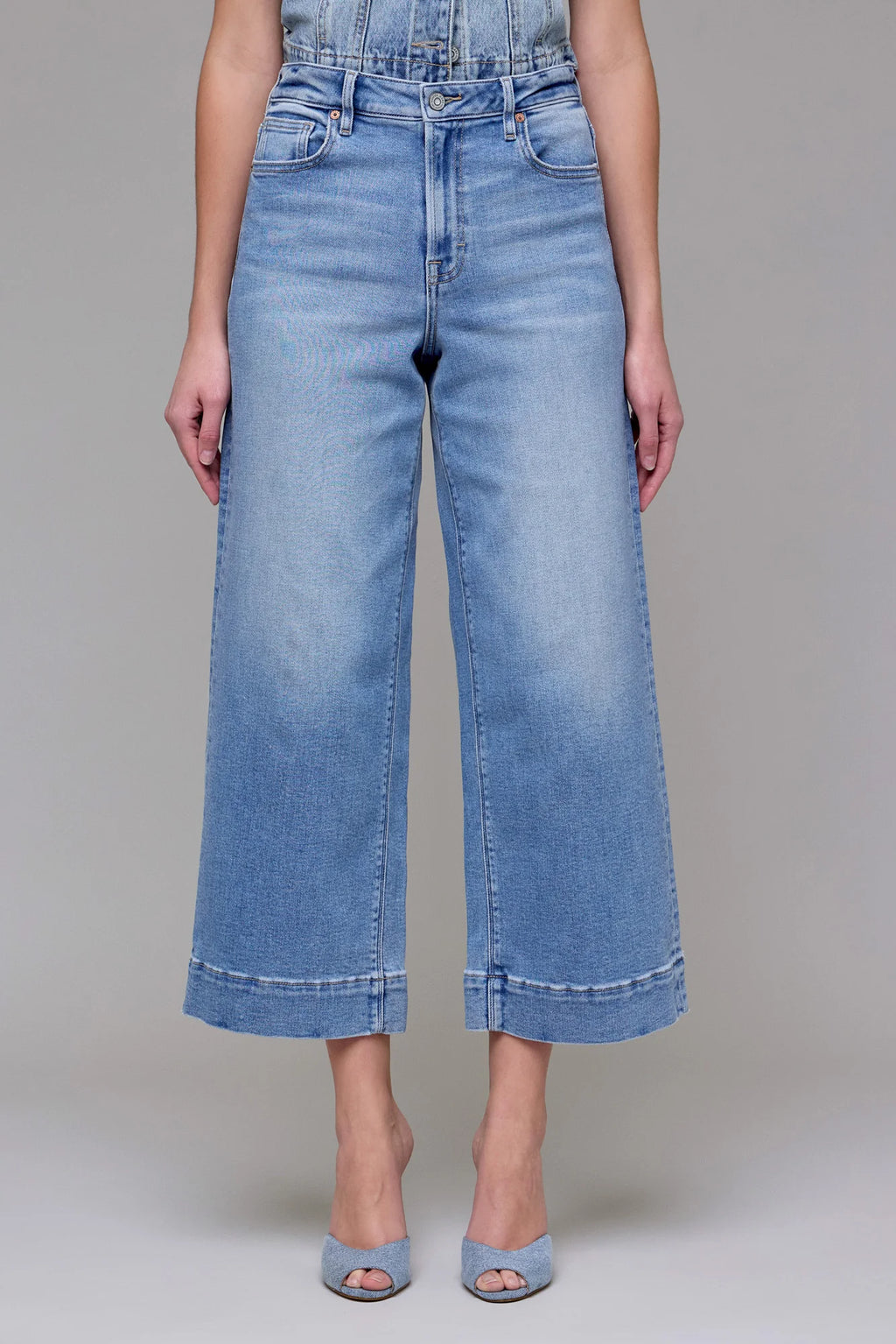 Medium Light Stretch  Crop Wide leg Jean